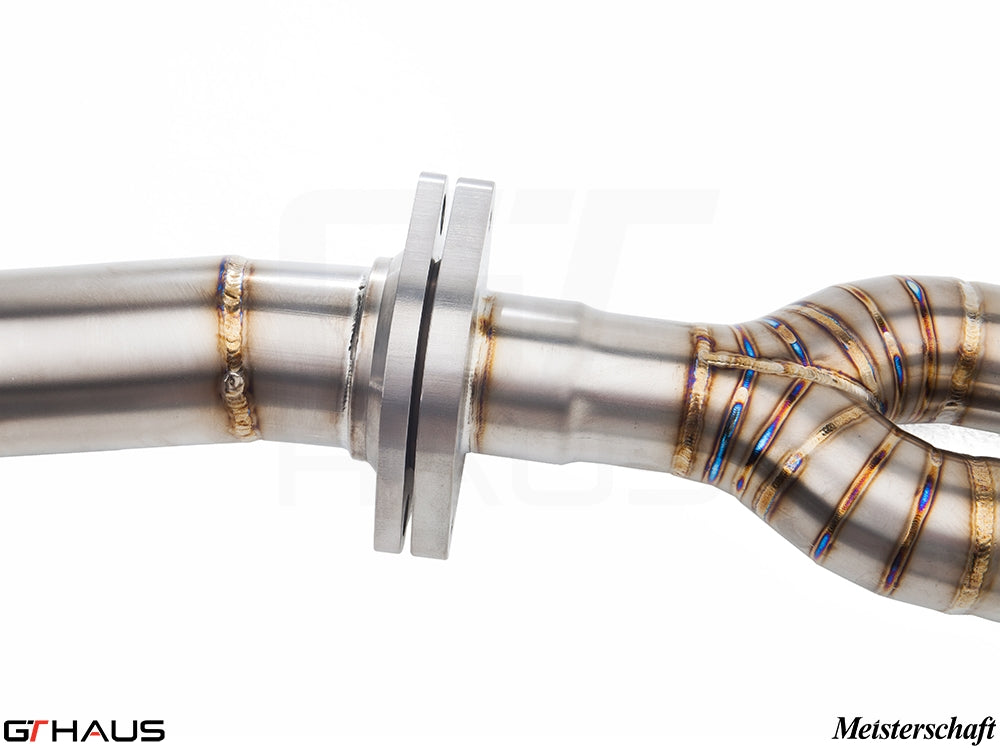 Premium stainless steel exhaust system for BMW E82/88 1 Series 1M, showcasing precision welding and design.
